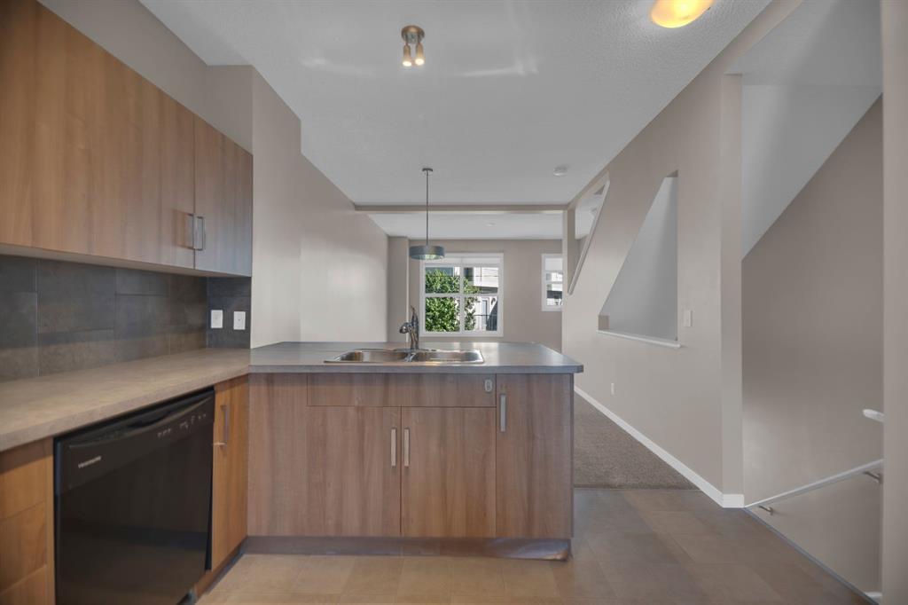 136 New Brighton Point Southeast, Calgary – Residential Row/Townhouse Listing Photo 10