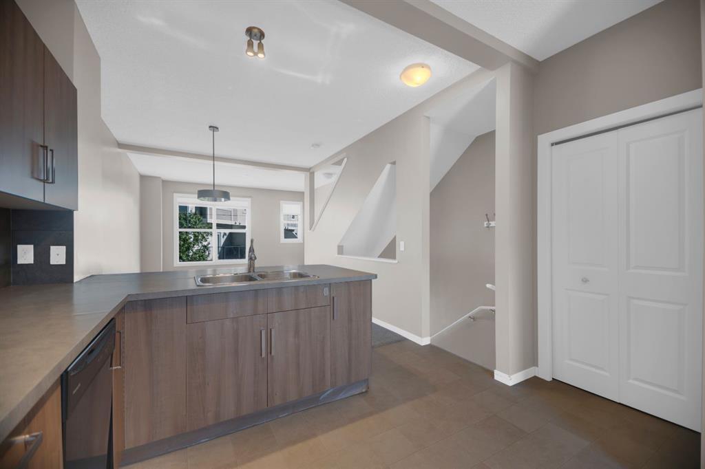 136 New Brighton Point Southeast, Calgary – Residential Row/Townhouse Listing Photo 11