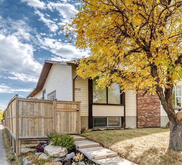 8432 Berkley Road Nw, Calgary