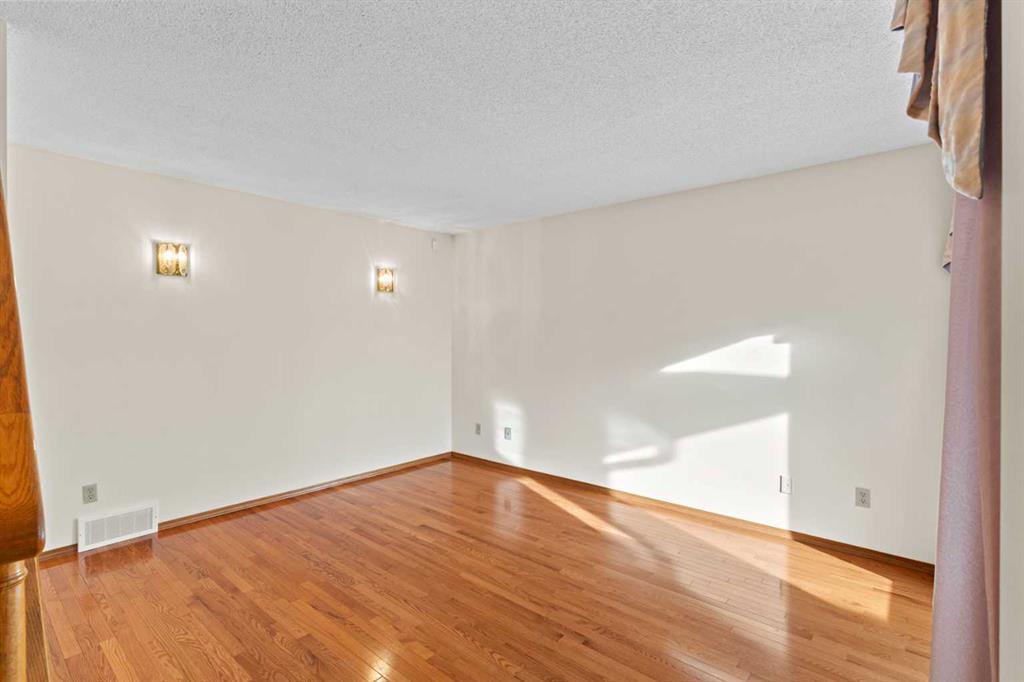 1024 Santana Road Northwest, Calgary – Residential Detached Listing Photo 12