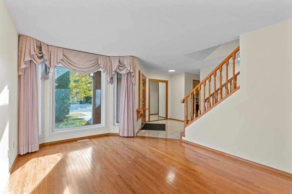 1024 Santana Road Northwest, Calgary – Residential Detached Listing Photo 13