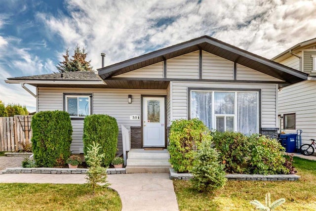 35 Ray Avenue, Red Deer