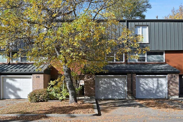 26 Brae Glen Court Sw, Calgary