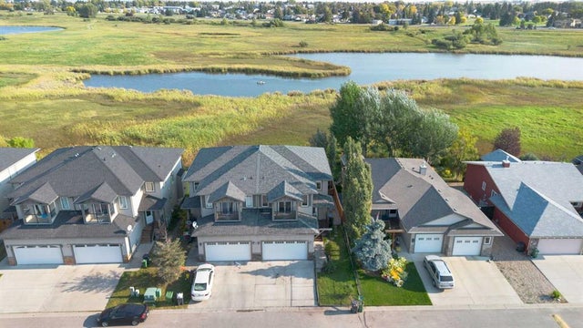 100 Lakeside View, Strathmore