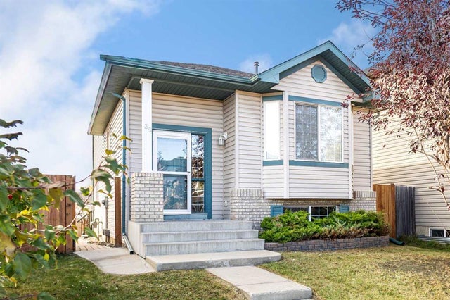 39 Saddlemont Manor Ne, Calgary