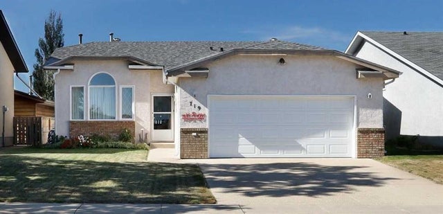 719 Parkland Drive E, Brooks