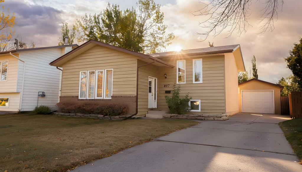 897 Red Crow Boulevard W, Lethbridge