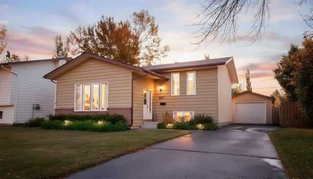 897 Red Crow Boulevard W, Lethbridge