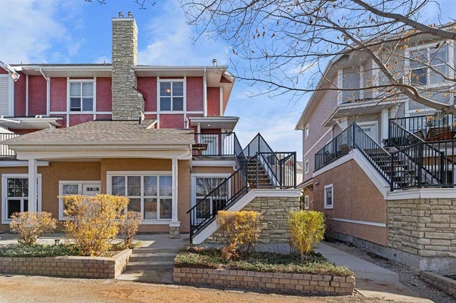 772 73 Street Sw, Calgary