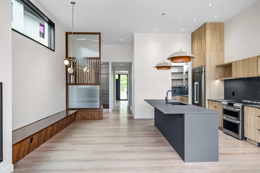 3d Willow Crescent Southwest, Calgary – Residential Detached Listing Photo 7