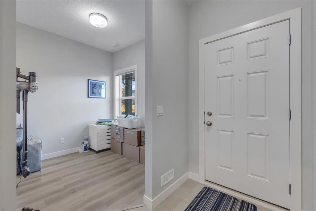 2306 Jumping Pound Common, Cochrane – Residential Row/Townhouse Listing Photo 10