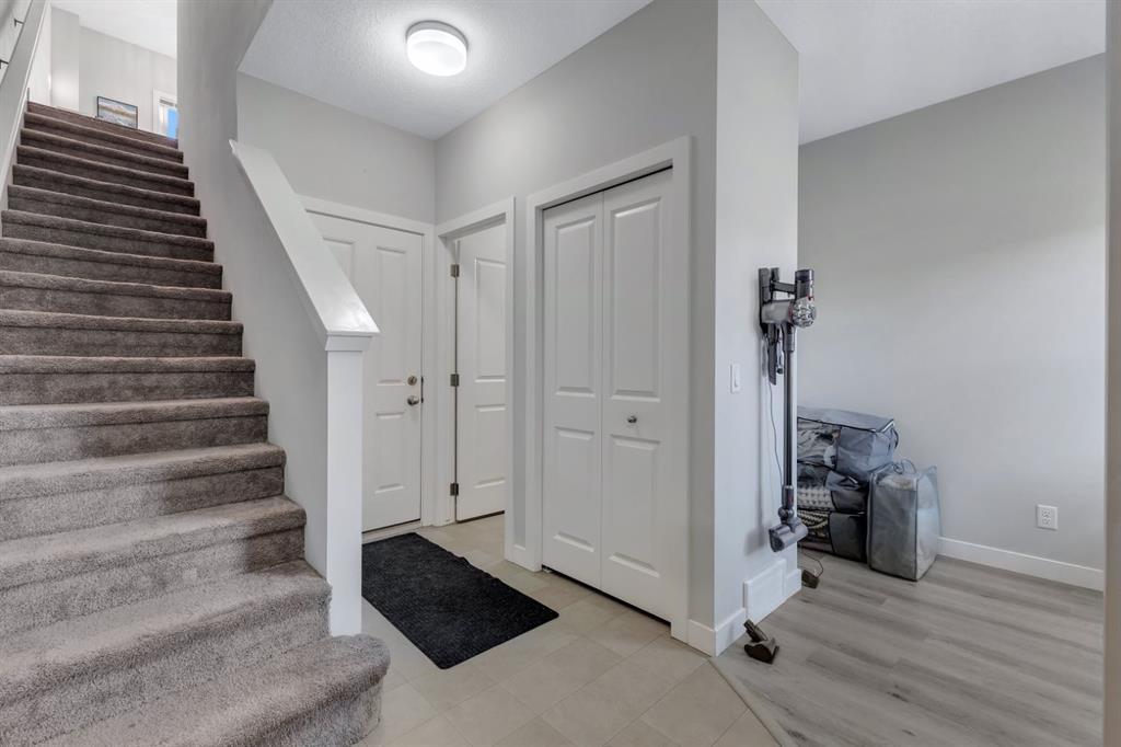 2306 Jumping Pound Common, Cochrane – Residential Row/Townhouse Listing Photo 11