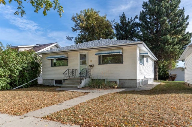 5227 48 Street, Camrose