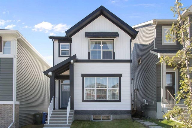 313 Ambleton Drive Nw, Calgary