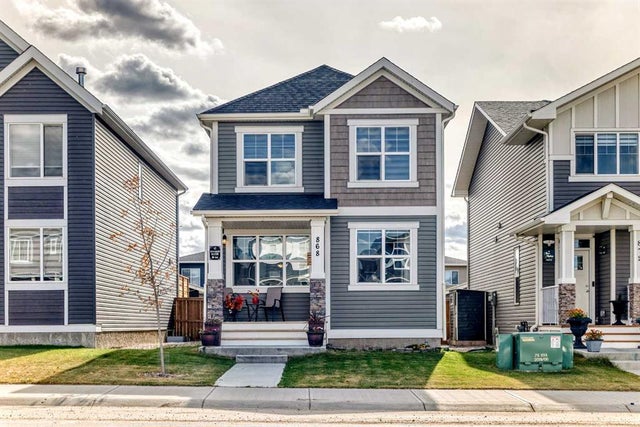 868 West Lakeview Drive, Chestermere