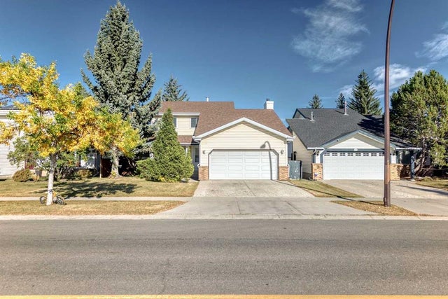656 Woodbine Boulevard Sw, Calgary