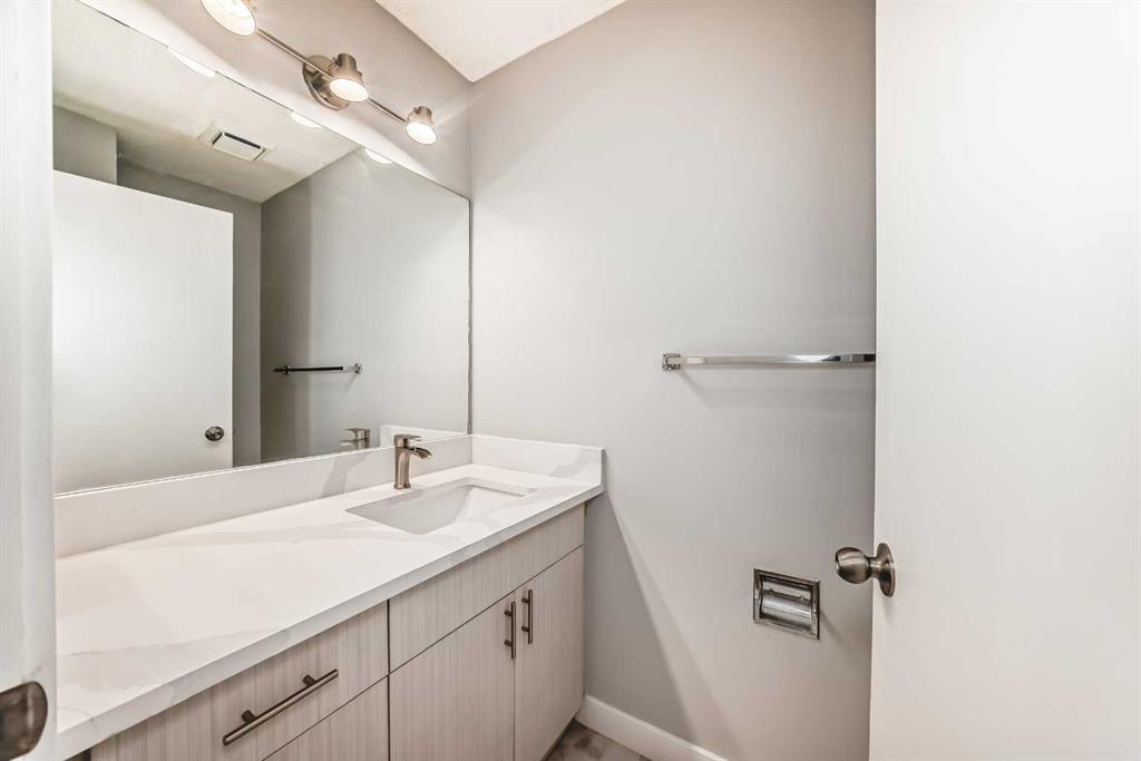 656 Woodbine Boulevard Southwest, Calgary – Residential Detached Listing Photo 20