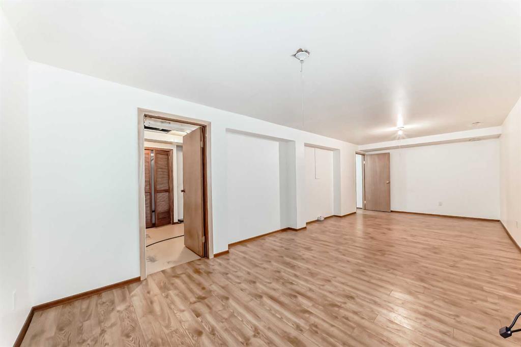 656 Woodbine Boulevard Southwest, Calgary – Residential Detached Listing Photo 32