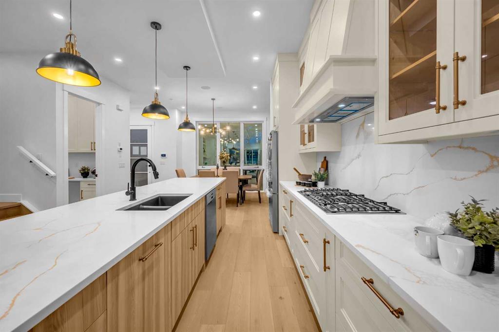 2435 52 Avenue Southwest, Calgary – Residential Semi Detached Listing Photo 9