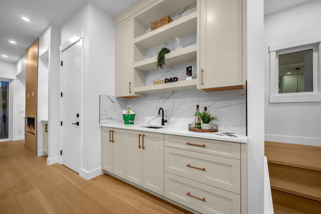 2435 52 Avenue Southwest, Calgary – Residential Semi Detached Listing Photo 13