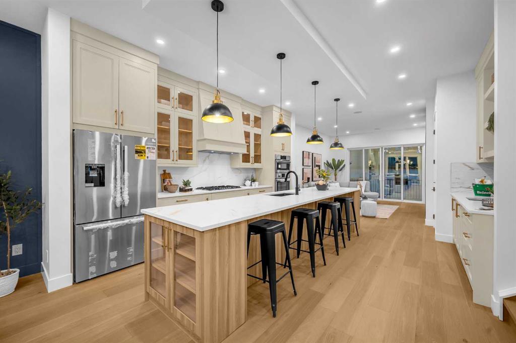 2435 52 Avenue Southwest, Calgary – Residential Semi Detached Listing Photo 5