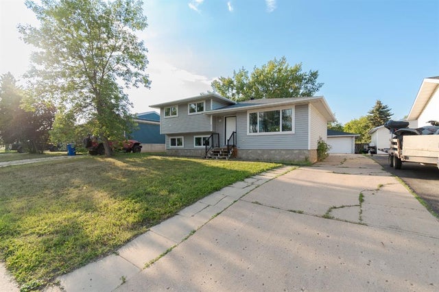 453 Signal Road, Fort McMurray