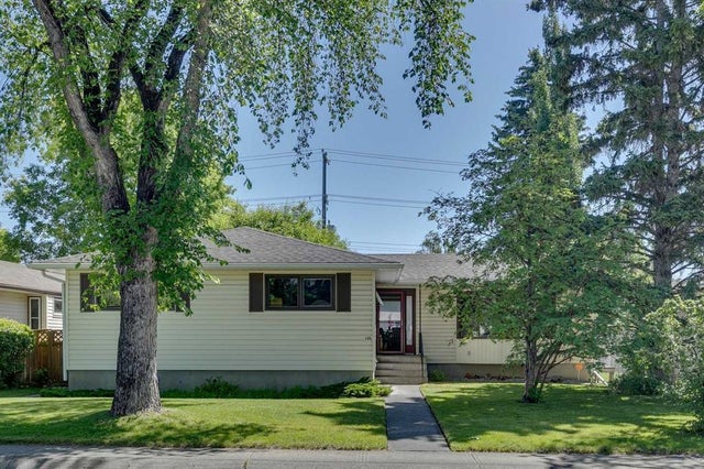 126 Westwood Drive Sw, Calgary