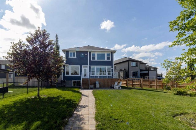 33 Silverado Crest Bay Sw, Calgary