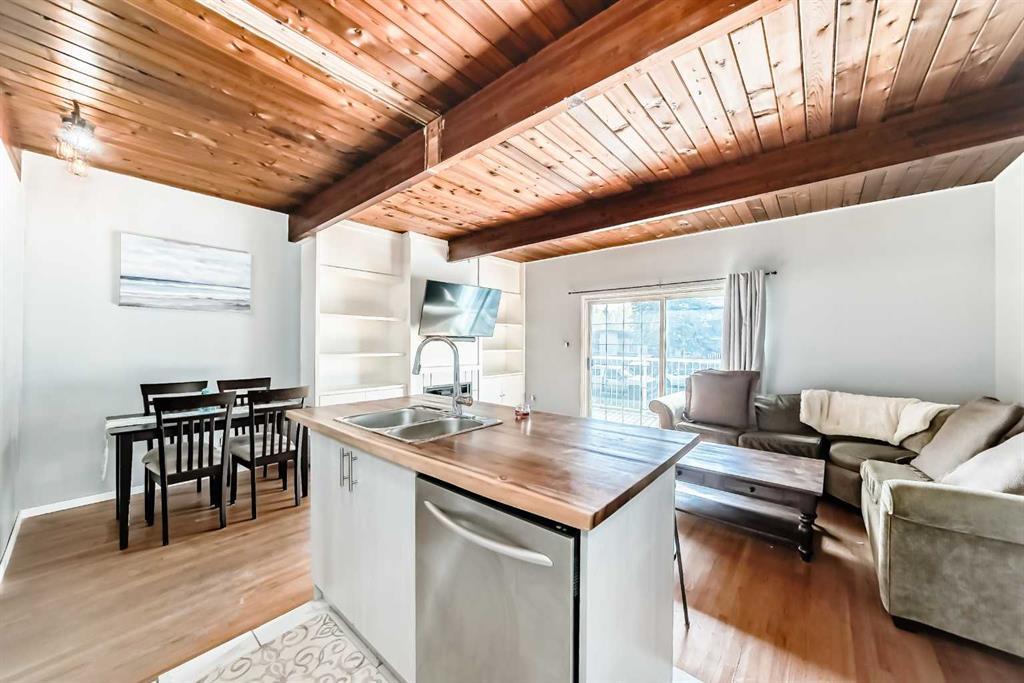 7508 36 Avenue Nw, Calgary