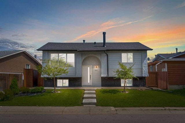 992 Rundlecairn Way Ne, Calgary