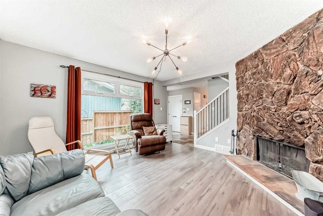 6739 Coach Hill Road Sw, Calgary
