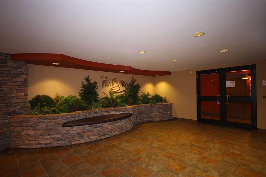 518, 30 Discovery Ridge Close Southwest, Calgary – Residential Apartment Listing Photo 2