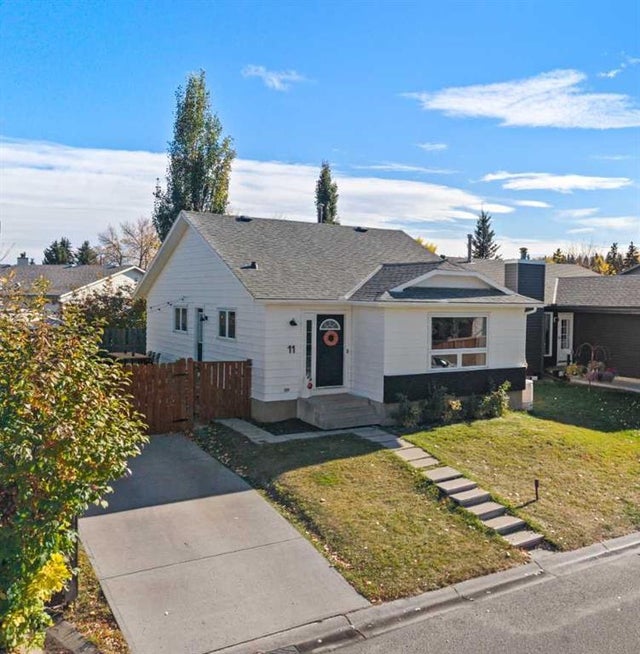 11 Deerfield Circle Se, Calgary