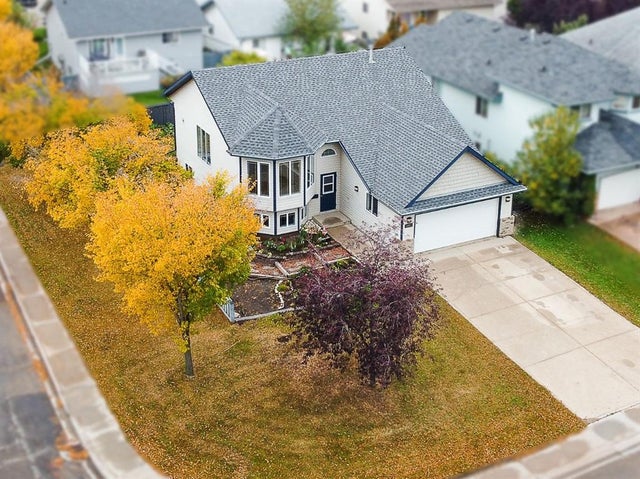 12117 Crystal Lake Drive, Grande Prairie