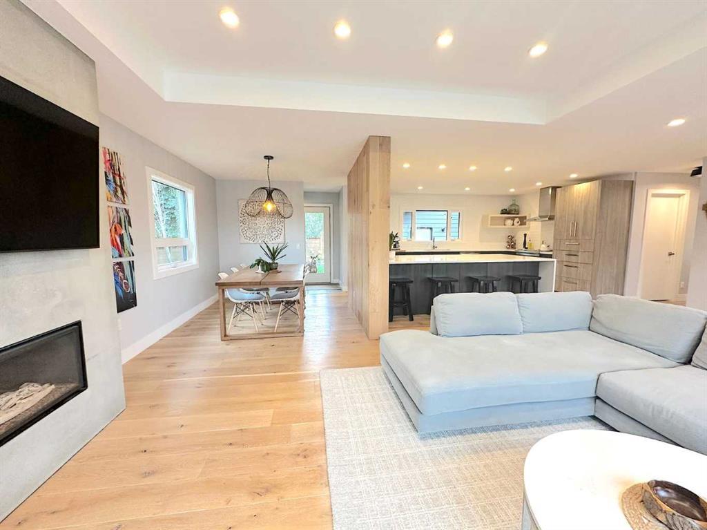 139 Wildwood Drive Southwest, Calgary – Residential Detached Listing Photo 10