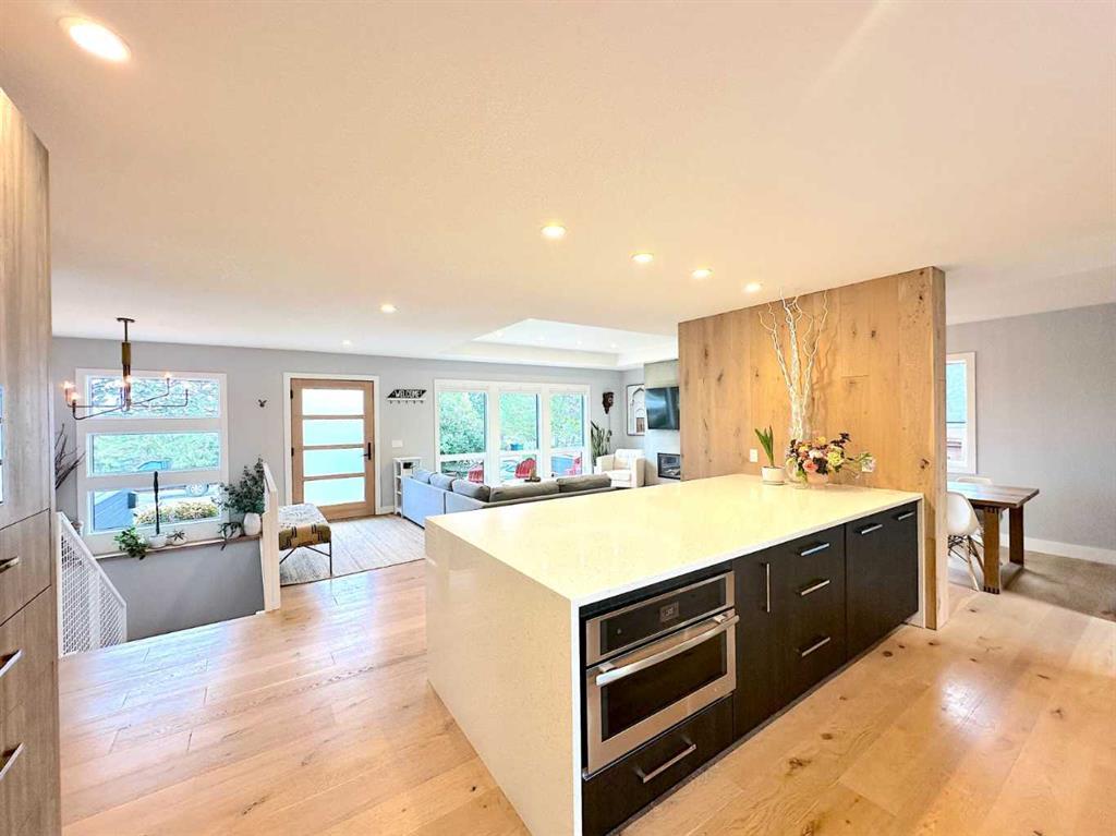 139 Wildwood Drive Southwest, Calgary – Residential Detached Listing Photo 13