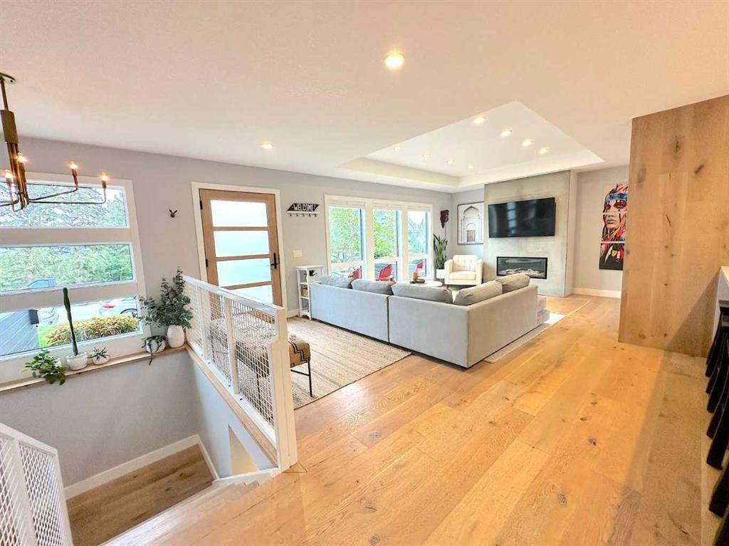 139 Wildwood Drive Southwest, Calgary – Residential Detached Listing Photo 4