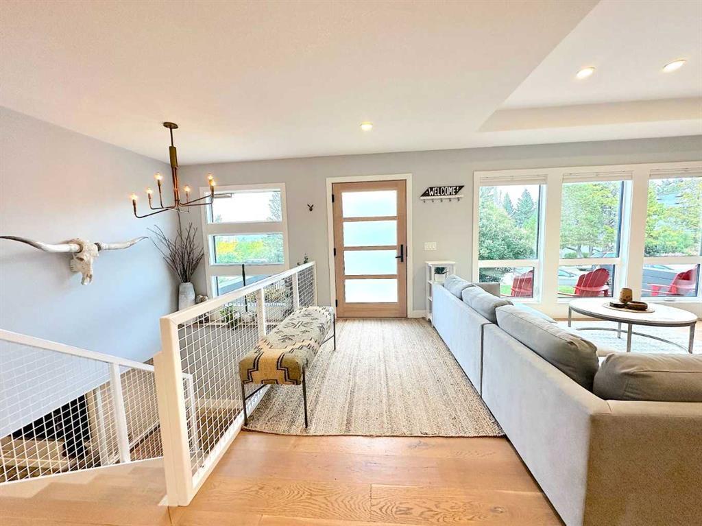 139 Wildwood Drive Southwest, Calgary – Residential Detached Listing Photo 5