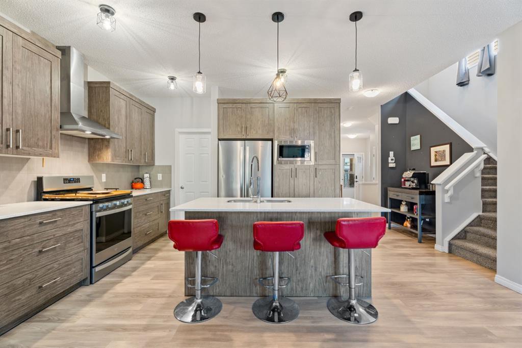 178 Buckskin Way, Cochrane – Residential Detached Listing Photo 2