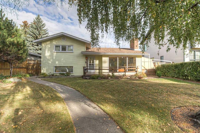 82 Wedgewood Drive Sw, Calgary