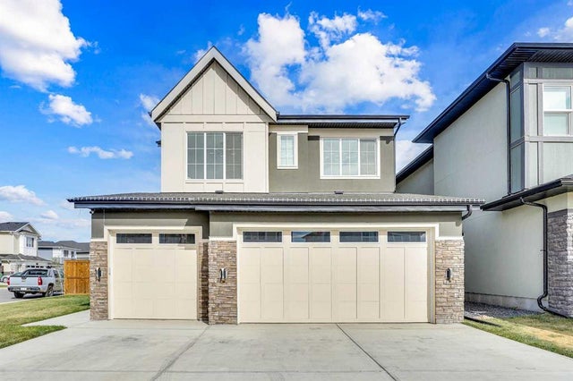 179 Kinniburgh Loop, Chestermere
