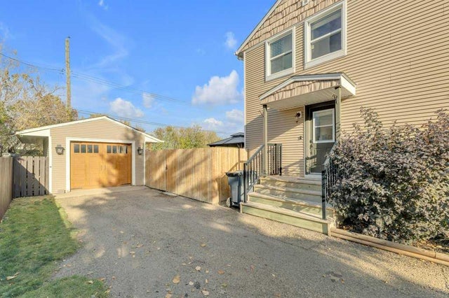 316 Spruce Street, Springbrook