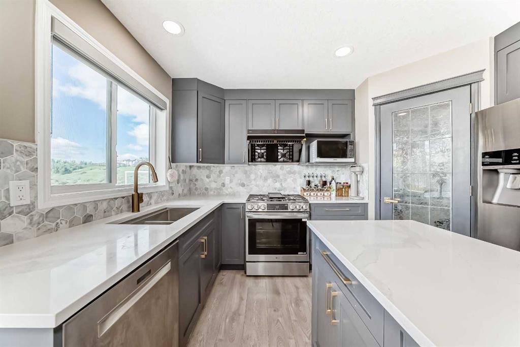 55 Edgeridge Circle Northwest, Calgary – Residential Detached Listing Photo 8