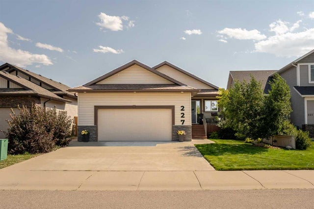 227 Mt Sundial Court W, Lethbridge
