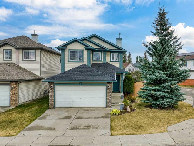104 Rocky Ridge Heath Nw, Calgary