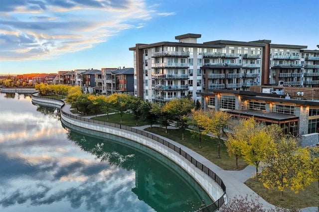 304, 122 Mahogany Centre Se, Calgary