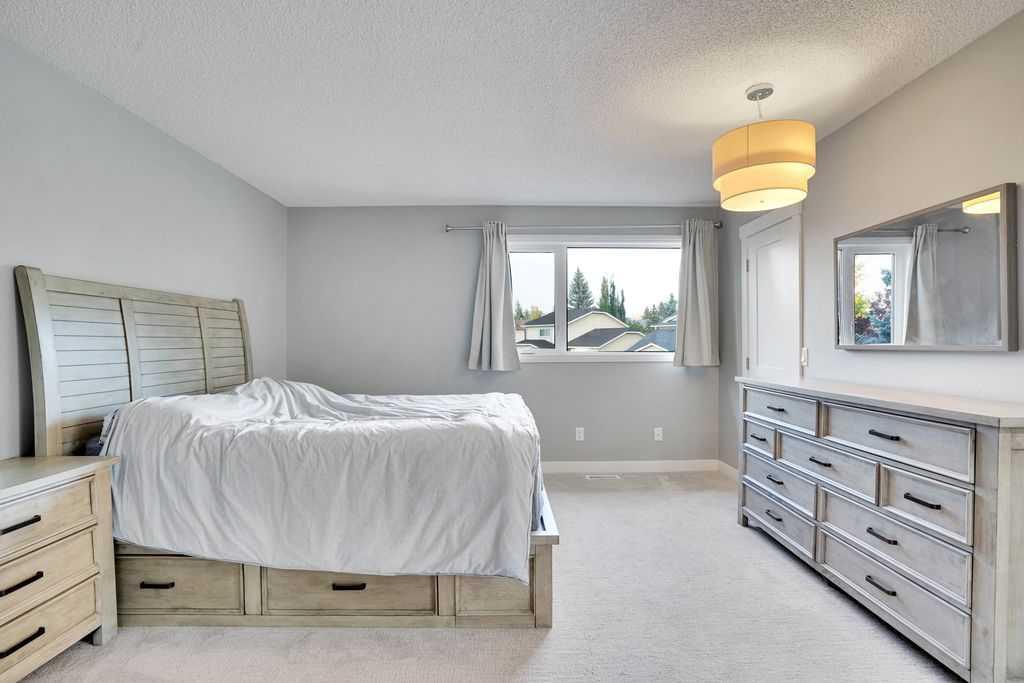 229 Wood Valley Place Southwest, Calgary – Residential Detached Listing Photo 11