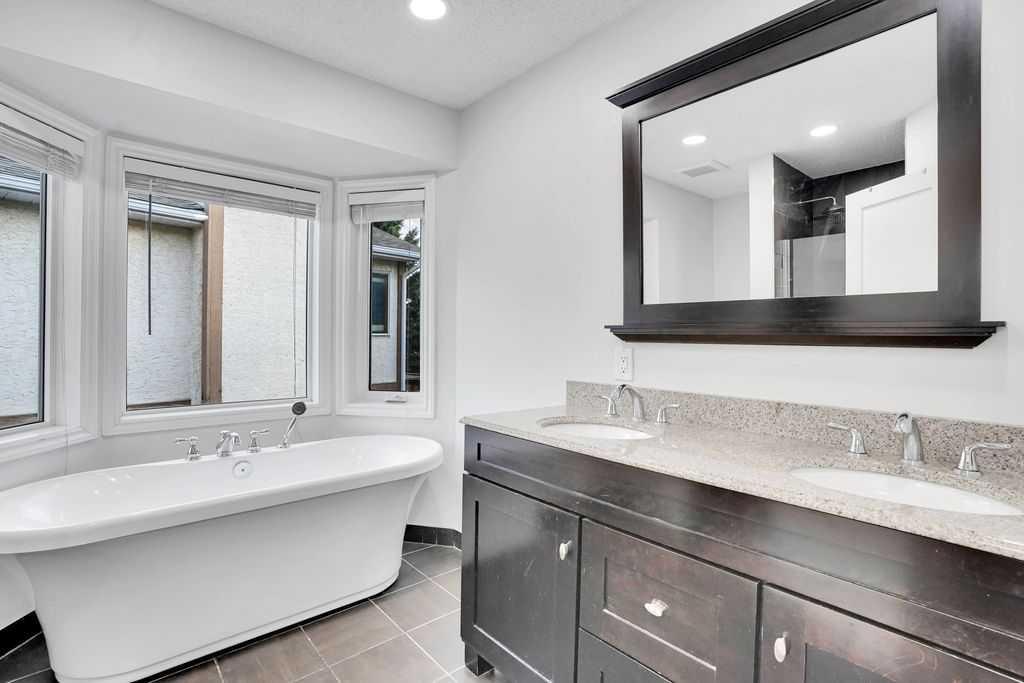 229 Wood Valley Place Southwest, Calgary – Residential Detached Listing Photo 13