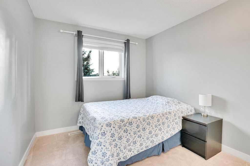 229 Wood Valley Place Southwest, Calgary – Residential Detached Listing Photo 17