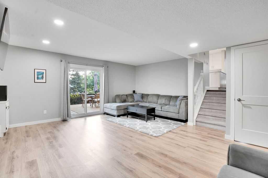 229 Wood Valley Place Southwest, Calgary – Residential Detached Listing Photo 20